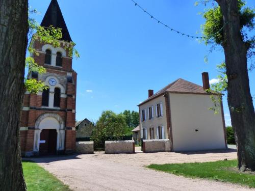 Fourilles House | Évasion au presbytère avec jardin et proche rivière - FR-1-489-416