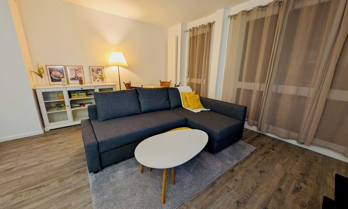 Faubourg de l'Arche Apartment | Évasion La Défense - Balcony & Wi-Fi, 10 min from Paris