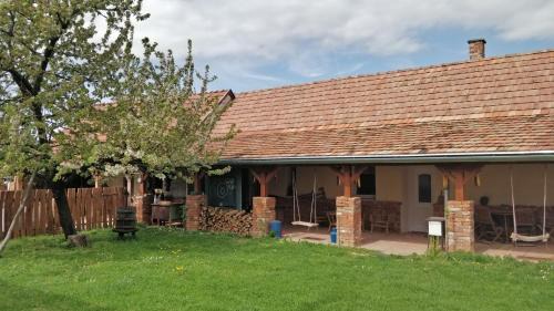 Lakhegy Apartment | Öregház vendégház