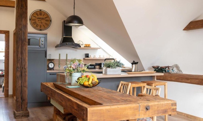 Smizany Apartment | ČÁKYHO KÚRIA - apartmán pre 4 osoby s krbom a saunami