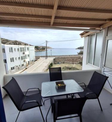 Vari Apartment | Με θέα τον όρμο της Βάρης