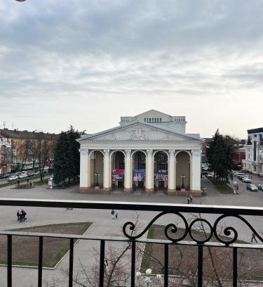 Podil Apartment | Апартаменти VIP з видом на Театр - Мережа HELEN