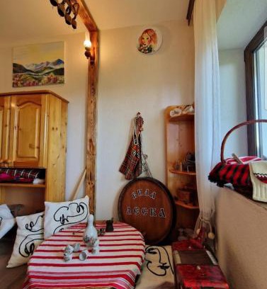 Madan Other | Вила Леска