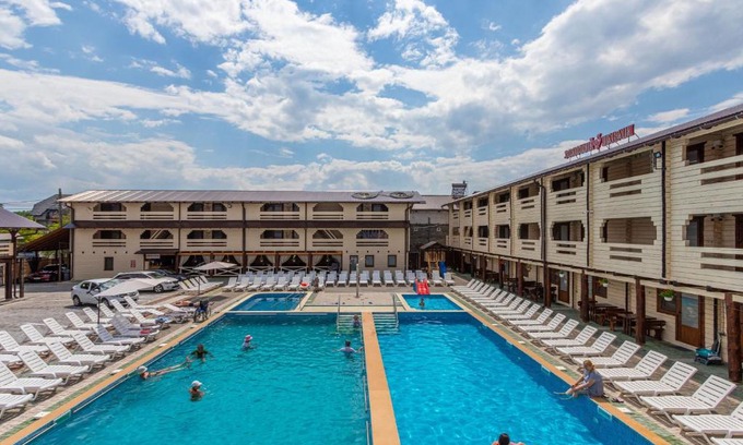 Solotvyno Hotel | Золотий Павлін