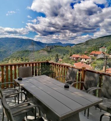 Luki Villa | Каменната къща