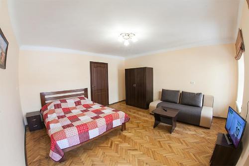 Lviv City Center Apartment | Квартира в центрі на вулиці Вірменській 12 є дві спальні двуспальні ліжка