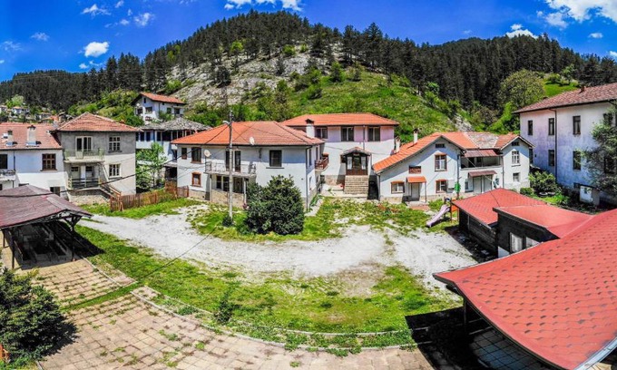 Sokolovtsi House | Комплекс Петлето