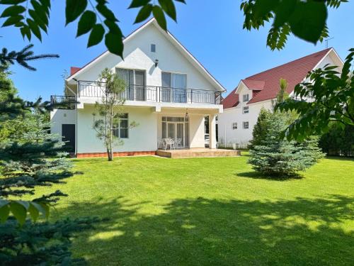 Cholpon-Ata Villa | Коттедж на берегу Иссык-Куля