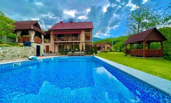 Mizhhirya Hotel | Купецький Двір