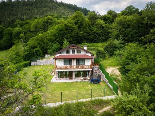 Smolyan Villa | Къща за гости Крис