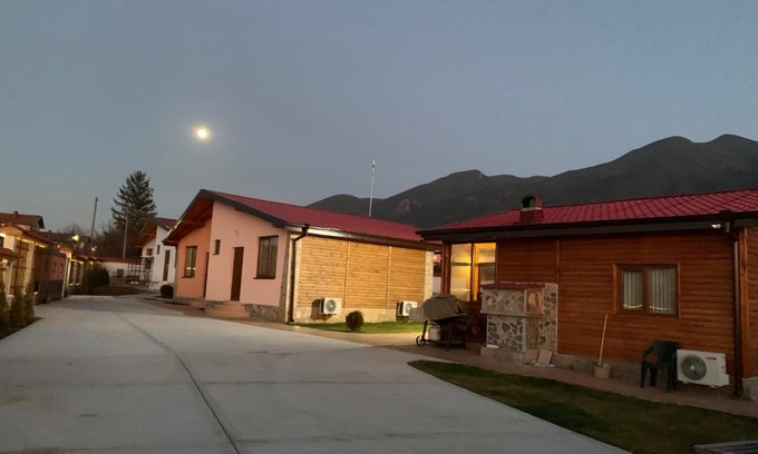 Sapareva Banya House | Къщи за гости “Планински Рай” Mountain Paradise