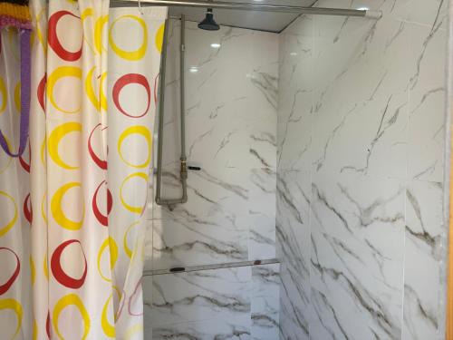 Ak-Talaa District House | Назира