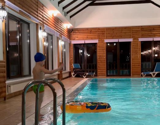 Velikiy Les House | Приватний будинок для сімейного відпочинку з басейном і сауною