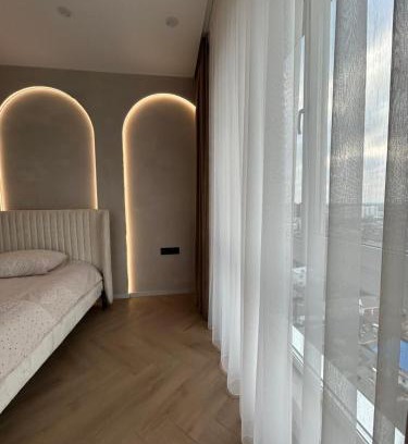 Cherkasy Apartment | Світло не вимикають! Сучасна квартира з двома спальнями в центрі Черкас! Неймовірний вид на Дніпро!