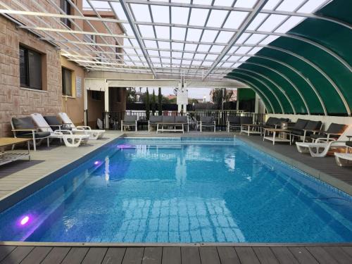 Migdal Apartment | אחוזת איריס הגליל - וילה וסוויטות מושלמות עם בריכה מחוממת