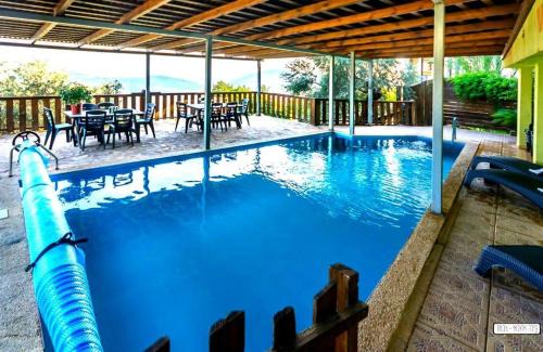 Ein Al-Asad Apartment | אחוזת מצפה שני הימים-וילת 7 חדרים עם בריכה מחוממת וג'קוזי ספא