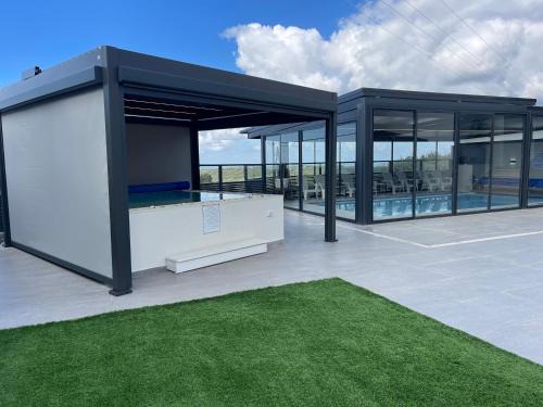 Ein Ya'akov Villa | אחוזת שקד בוטיק - מתחם פרטי 3 חדרי שינה, בריכה מחוממת , ג'קוזי ונוף בגליל המערבי