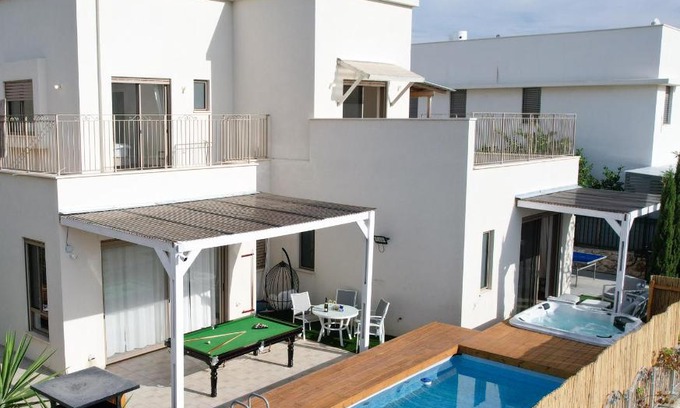 Nurit Villa | אלה גלבוע ריזורט