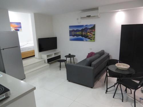 Nahariya Apartment | המקום ברותם