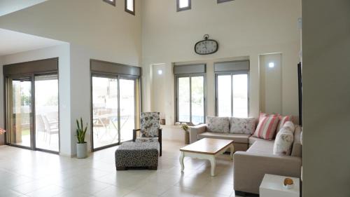 Poriya Illit Villa | וילה על ההר - וילה מהממת למשפחות עם בריכה פרטית