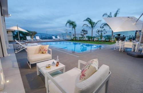 Kinneret House | לוויט האוס