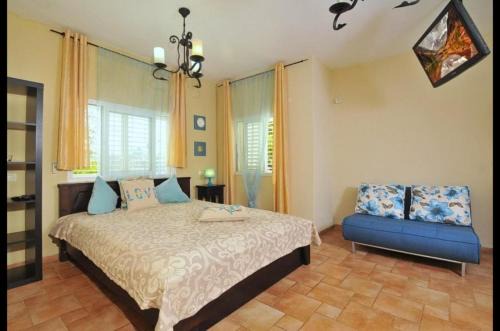 Livnim Cabin | מול כנרת בליבנים