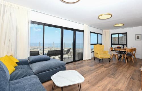 Nof Kinneret Apartment | נוף העמק - דירה מהממת עם נוף עוצר נשימה וממ"ד