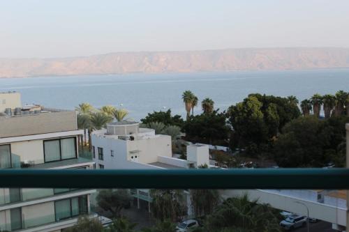 Tiberias Old City Apartment | נופש אל מול הכינרת