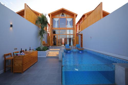 Dhahban Ski Chalet | أكواخ البحيرات