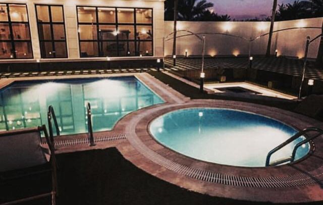 Unaizah Ski Chalet | شالية النخلة