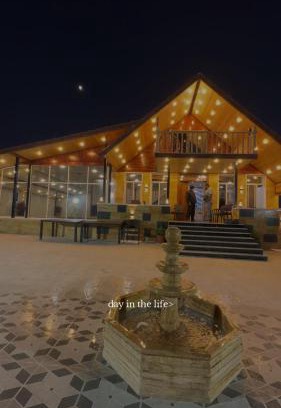 Ajloun Ski Chalet | شاليه وكوخ البركه Albarakah chalets