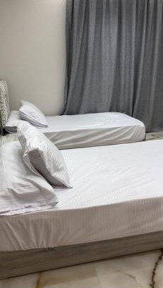 Al Duqqi House | شقه مفروشه