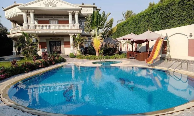 Mobarak City Villa | فيلا بحمام سباحة