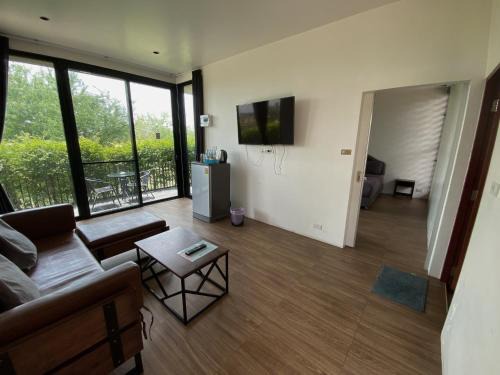 Samut Sakhon Resort | คุณหนูแดง รีสอร์ท