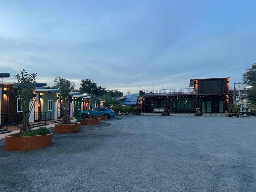 U Thong Hotel | บ้านอินทผลัม รีสอร์ท