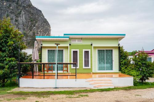 Lan Sak House | บ้านในสวน รีสอร์ท หุบป่าตาด