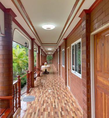 Kap Choeng Hotel | พยูงทองรีสอร์ท