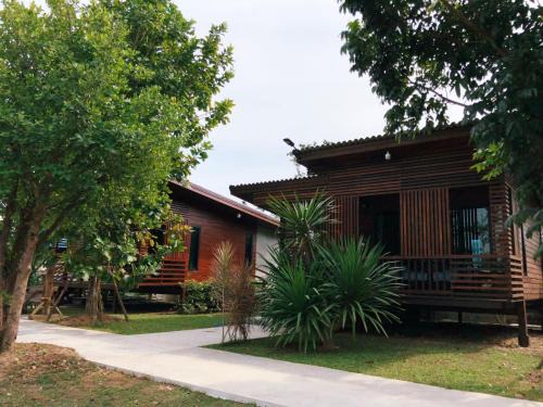 Phetchaburi Hotel | เพชรพิชชารีสอร์ท