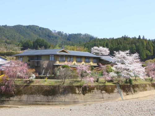 Ukyo Ward Hotel | すし米