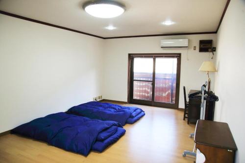 Tsurugi-cho House | 上田屋 半田館