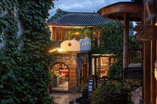Dayan Old Town House | 丽江指云公馆Nakhi Cultural Experience在地体验民宿