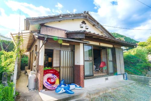 Motoyama-cho House | 四国旅に最適 川まで徒歩10秒の昭和レトロな一軒家
