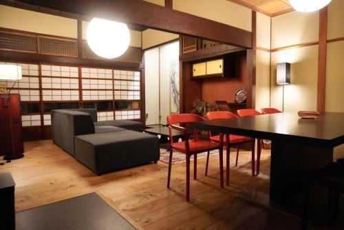 Matsumoto House | 城下町の一棟貸し 今来 Konrai - Private-use guesthouse