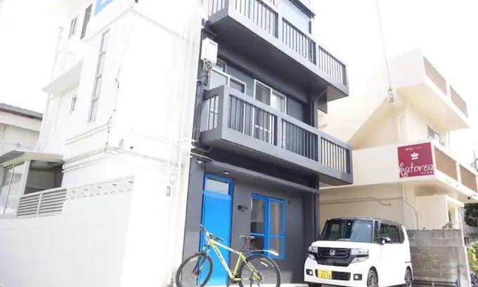 Makishi Apartment | 大家族向け貸切宿 敷地内無料駐車場 最高のロケーション 各階独立鍵付き個室 Paradise inn牧志