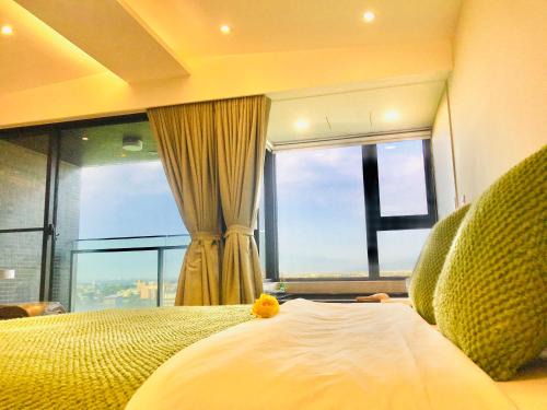 Toucheng Apartment | 宜蘭頭城A Happy Birthday 私人溫泉 海景 蘭陽夜景大陽台無邊際泳池