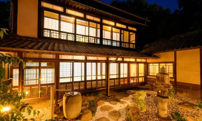 Onomichi Villa | 尾道別邸 Onomichi Villa 一日一組限定の尾道の最高級宿 無料P有 supported by COCOSTAY