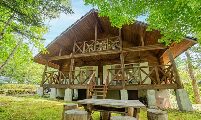 Tsumagoi House | 月の街60号北軽井沢