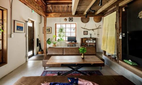 Okinawa House | 海野24 沖縄古民家で寛ぎの時間を 心と身を癒す旅はいかがですか