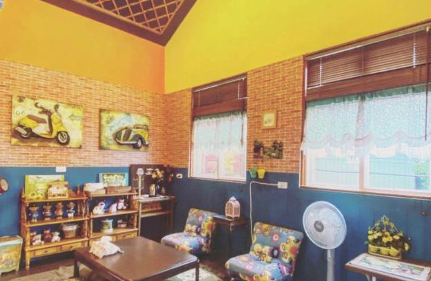 Fuxing District House | 熊居民宿Lala Mountain Bear Farm