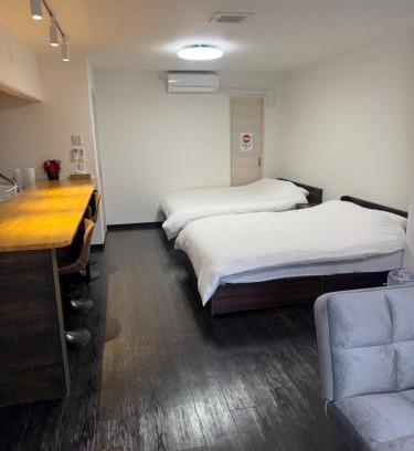 Fujitsuka Cho Apartment | 玉藻藤塚町101